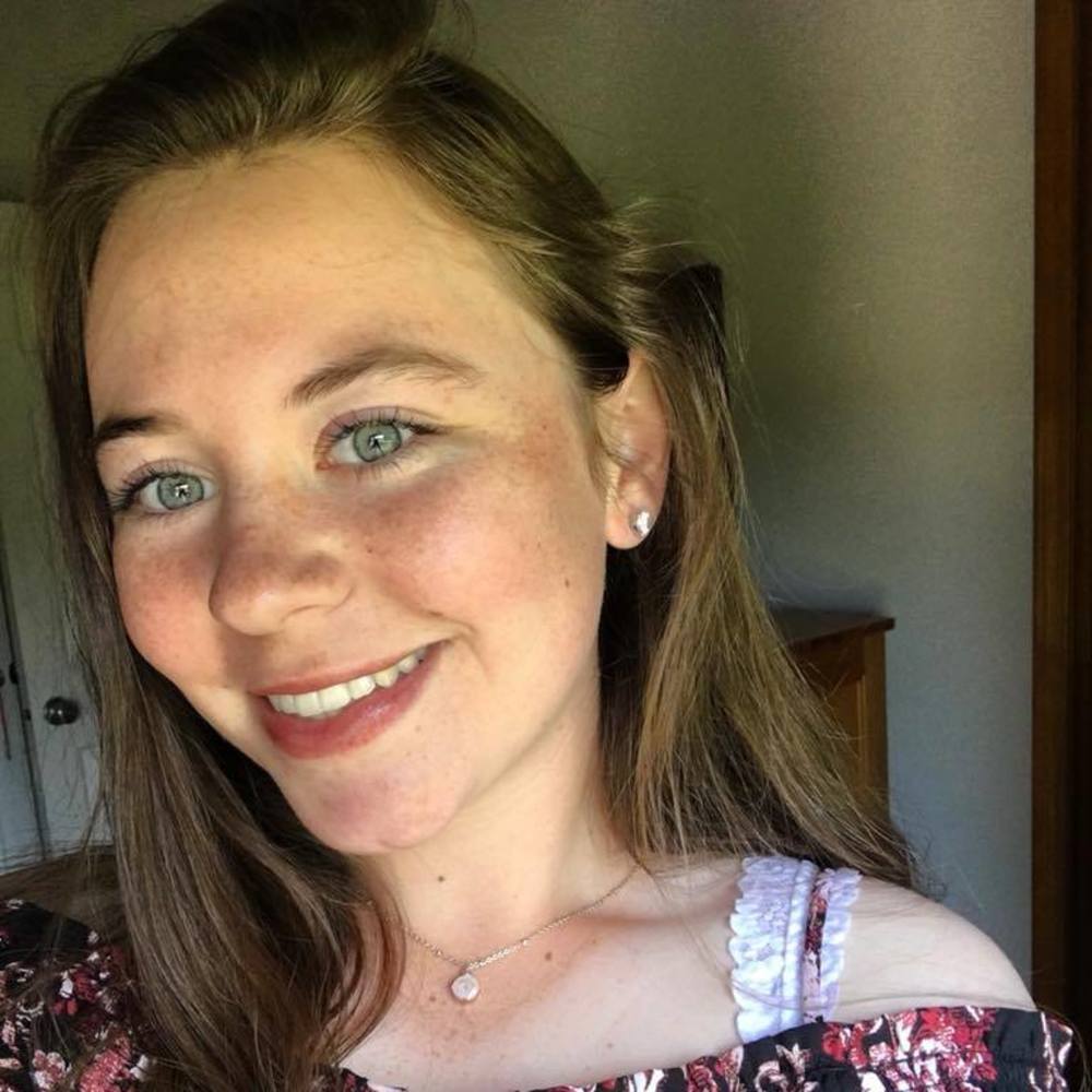 Meet your Posher, Cassandra
